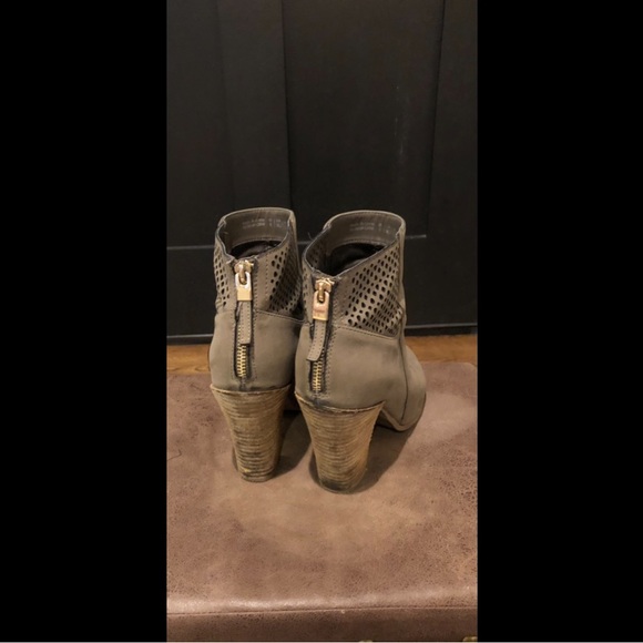 “Call it spring” women’s Grey/brown half boots with mesh leather siding size 8 - Picture 9 of 14